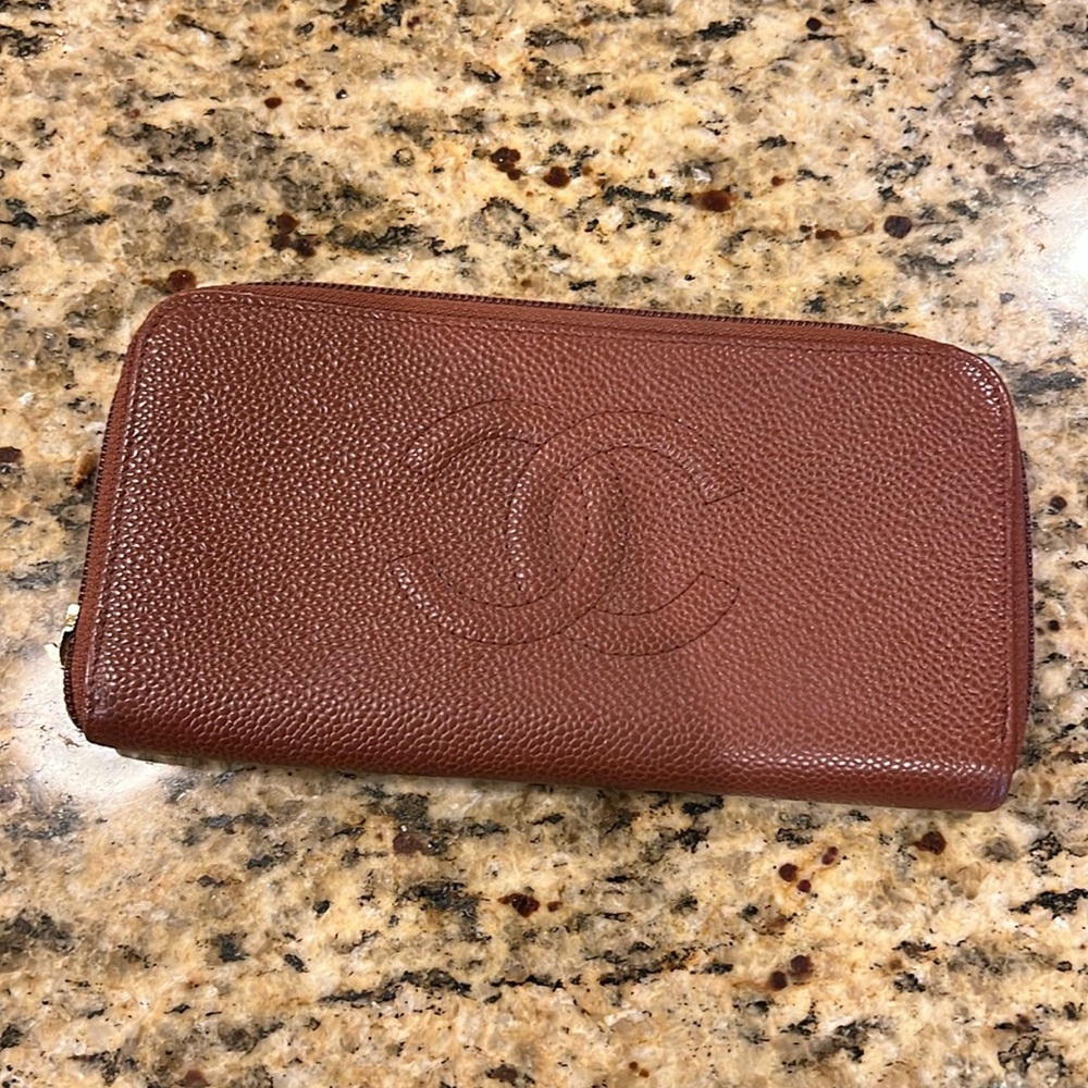 Final markdown! Authentic Chanel caviar leather wallet